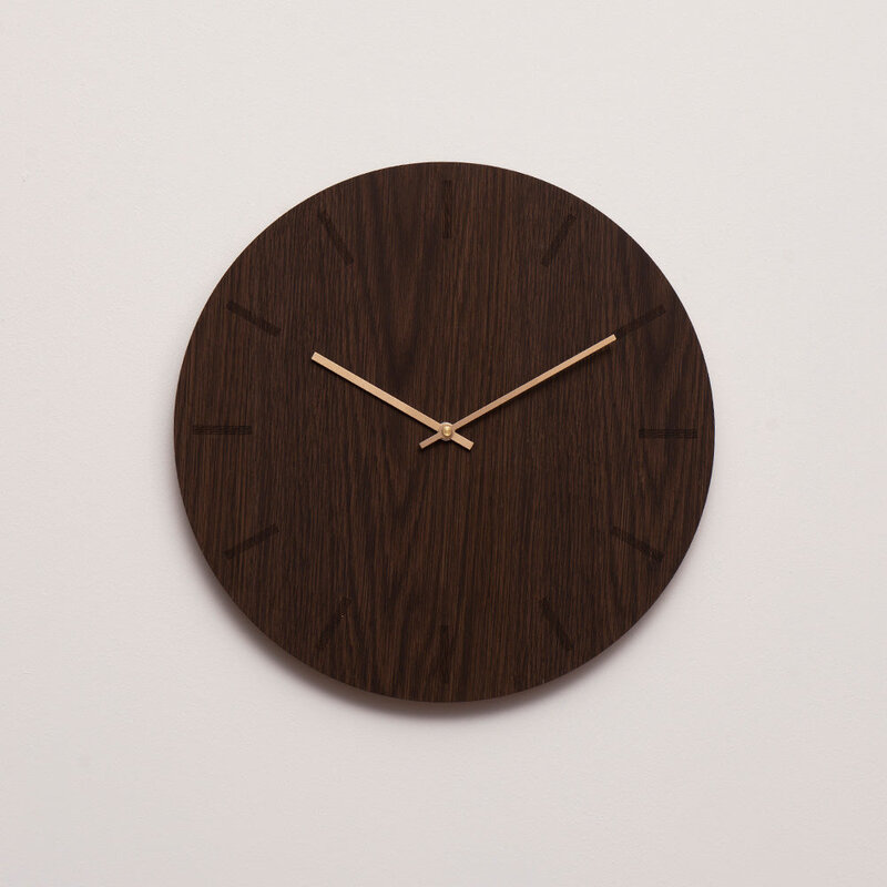 Hemverk-collectie Wandklok rond donker eiken hout
