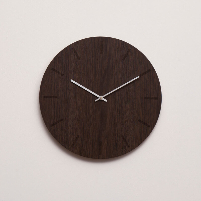 Hemverk-collectie Wandklok rond donker eiken hout