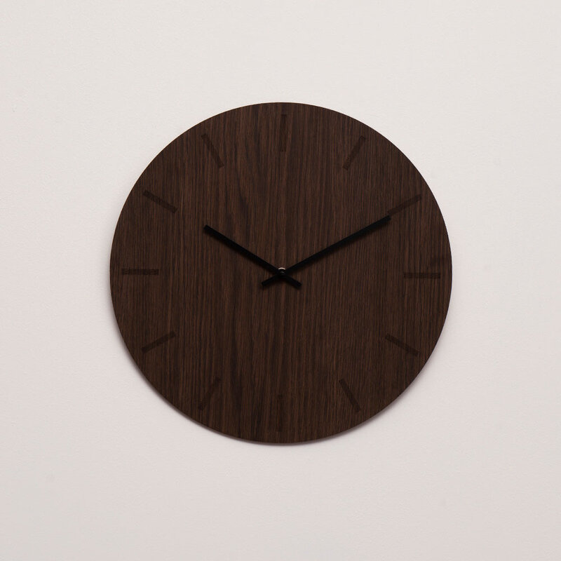 Hemverk-collectie Wandklok rond donker eiken hout