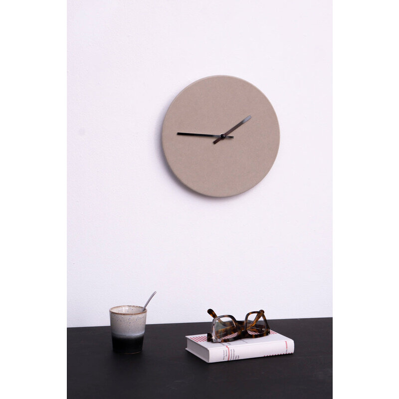 Hemverk-collectie Wandklok Shape chocolate