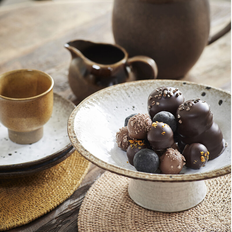Madam Stoltz-collectie Stoneware pedestal serving dish