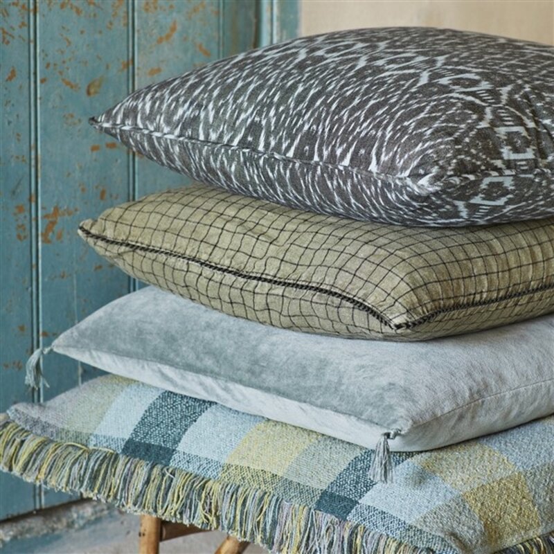 Madam Stoltz-collectie Ikat woven cushion cover