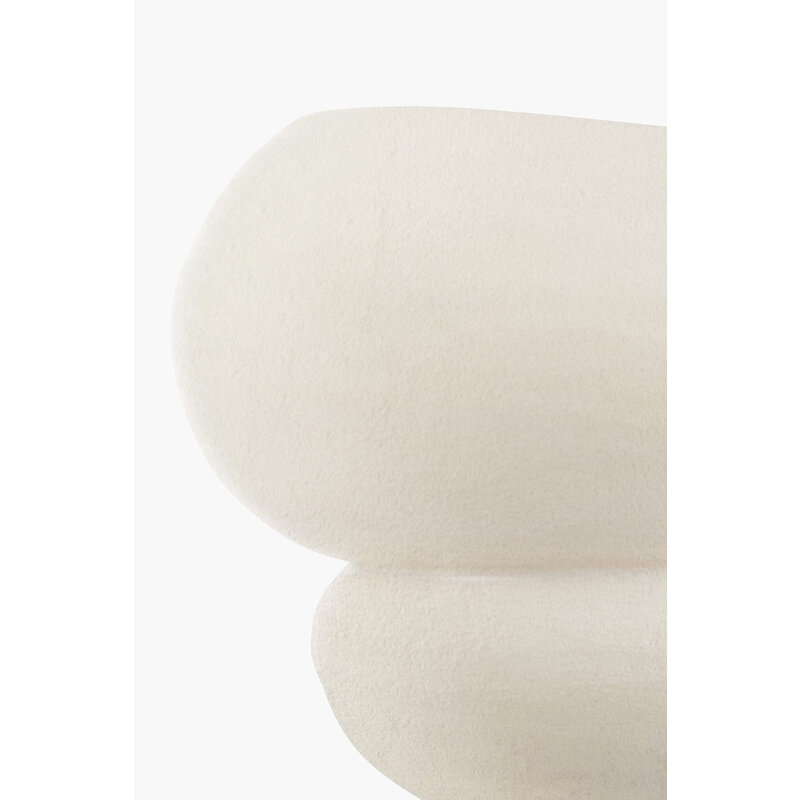 Studio Femme home-collectie Hangemaakte organische vaas Leya van aardewerk