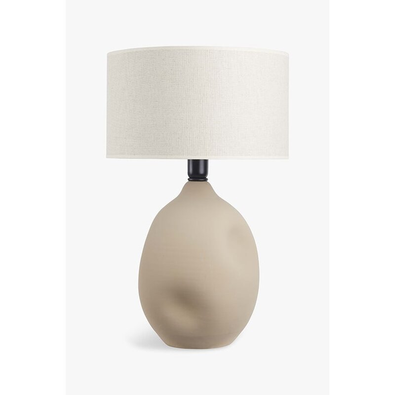 Studio Femme home-collectie Exclusieve tafellamp Liz van aardewerk met linnen kap