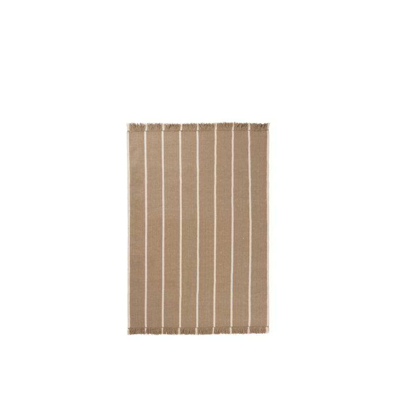 ferm LIVING-collectie Calm Kelim Vloerkleed 140 x 200 Donkerzand/Gebroken wit