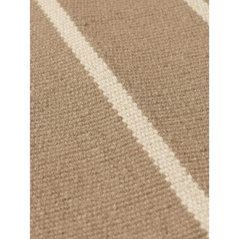 ferm LIVING-collectie Calm Kelim Vloerkleed 140 x 200 Donkerzand/Gebroken wit