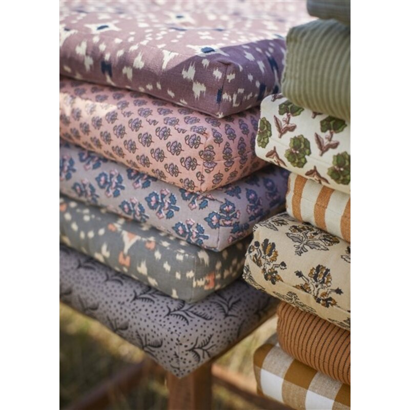 Madam Stoltz-collectie Printed cotton chair pad, Dusty lilac, off white, dark blue