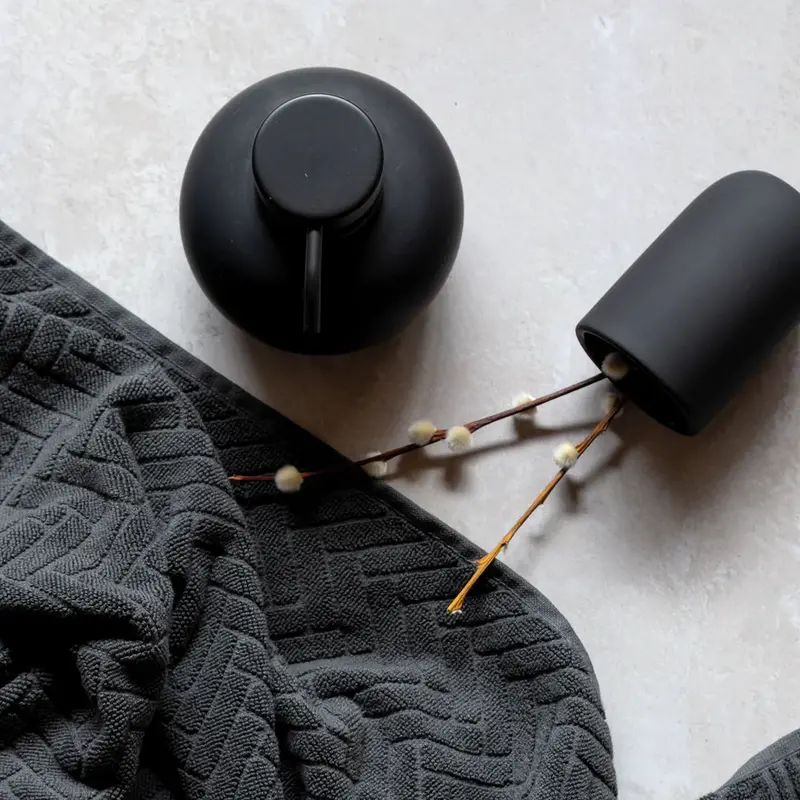 Mette Ditmer-collectie LOTUS toothbrush holder Black