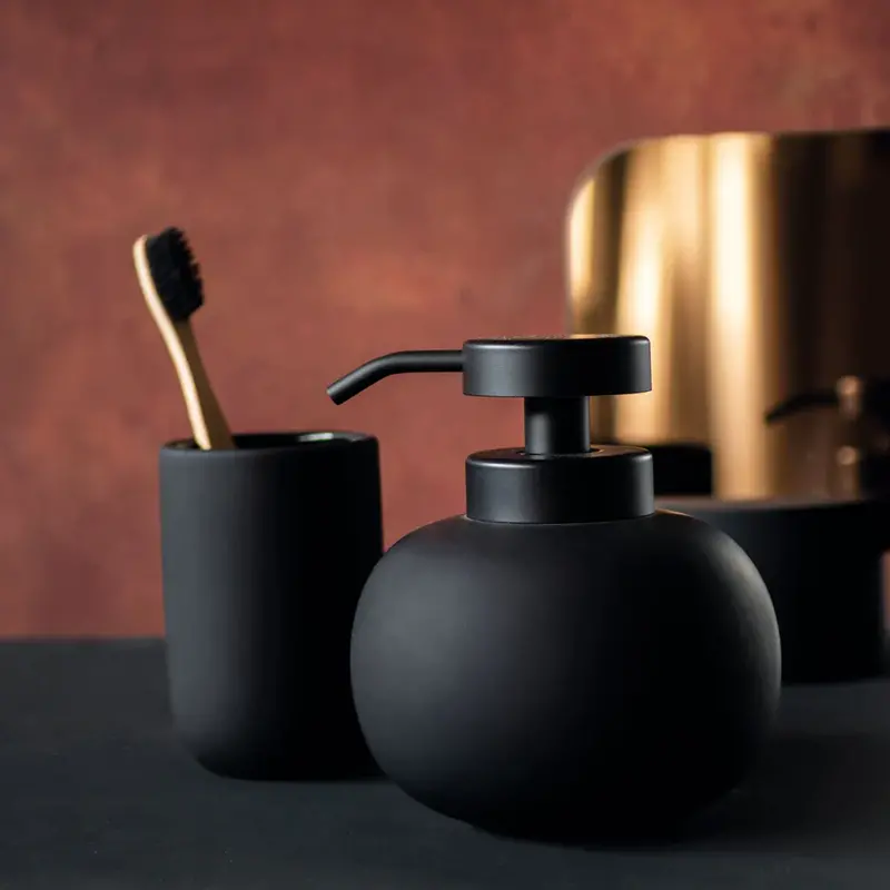 Mette Ditmer-collectie LOTUS toothbrush holder Black