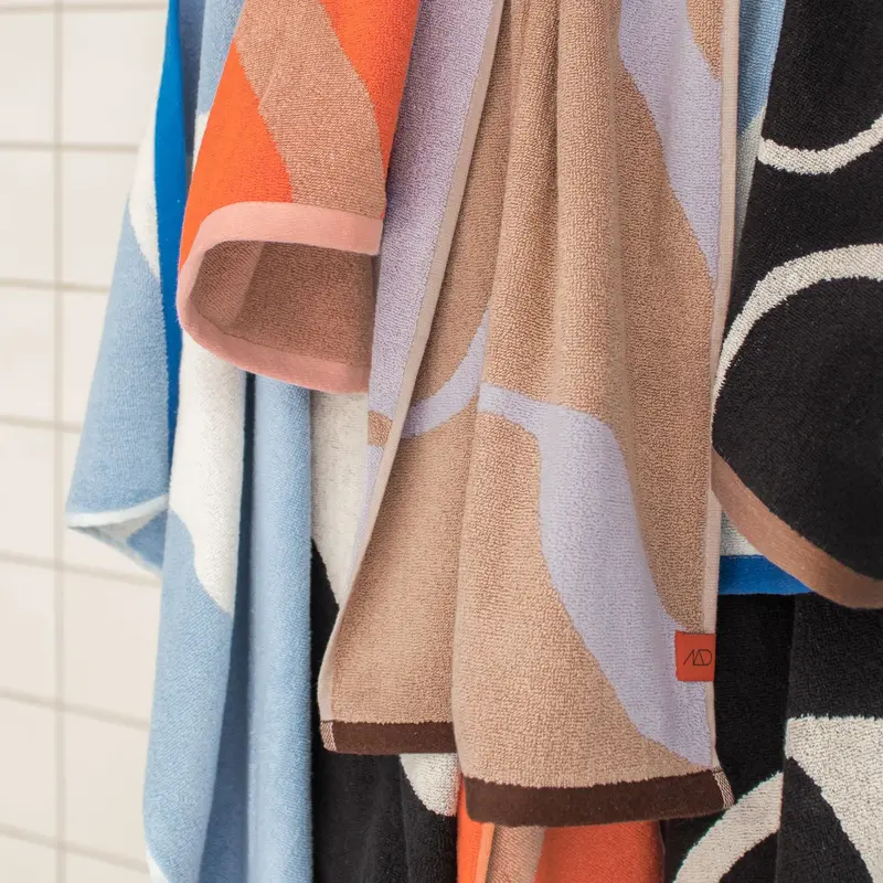 Mette Ditmer-collectie NOVA ARTE bath towel Sand / Lilac