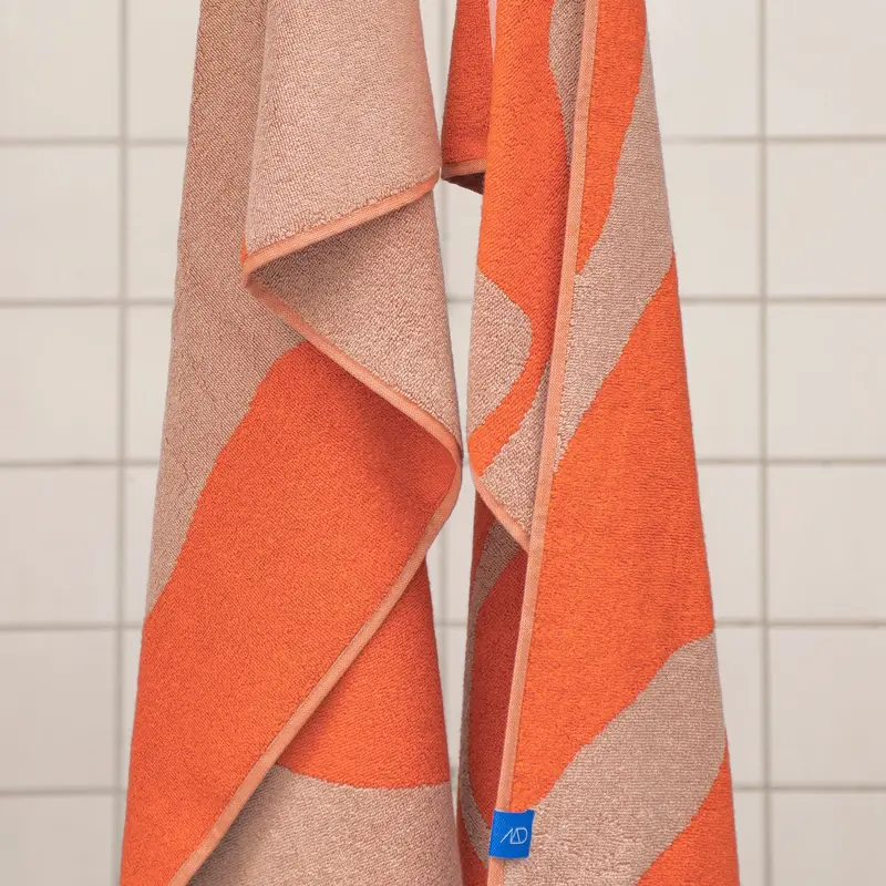 Mette Ditmer-collectie NOVA ARTE bath towel Latte / Orange