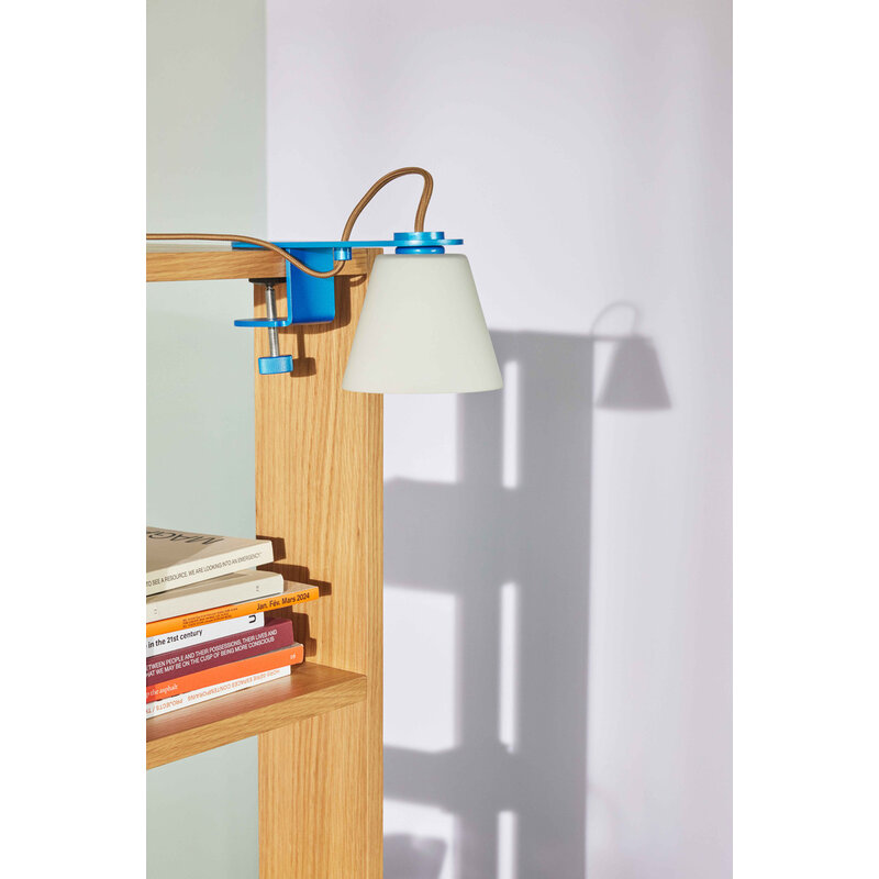 Hübsch-collectie Lure Wall Light Metallic Blue