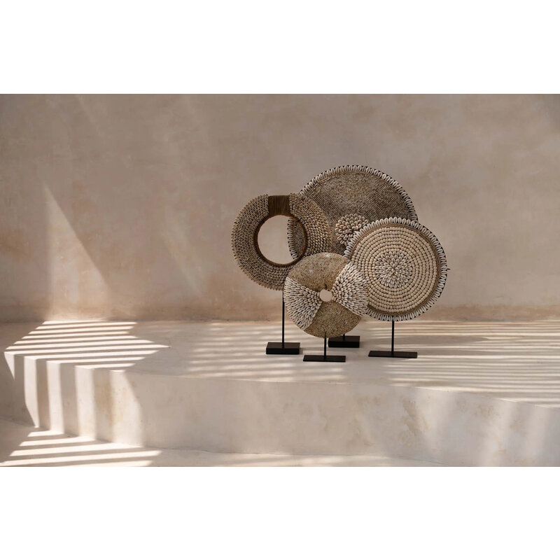 Bazar Bizar The Shell Corsica on Stand - Natural