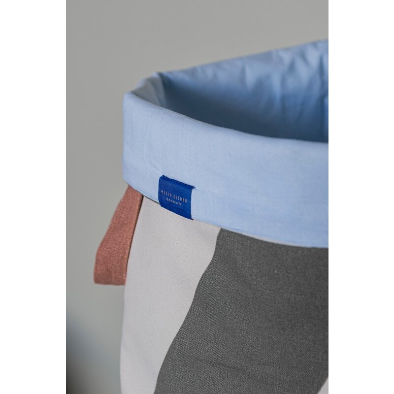 Mette Ditmer-collectie DIAGONAL wasmand Donkere olijf / Zand