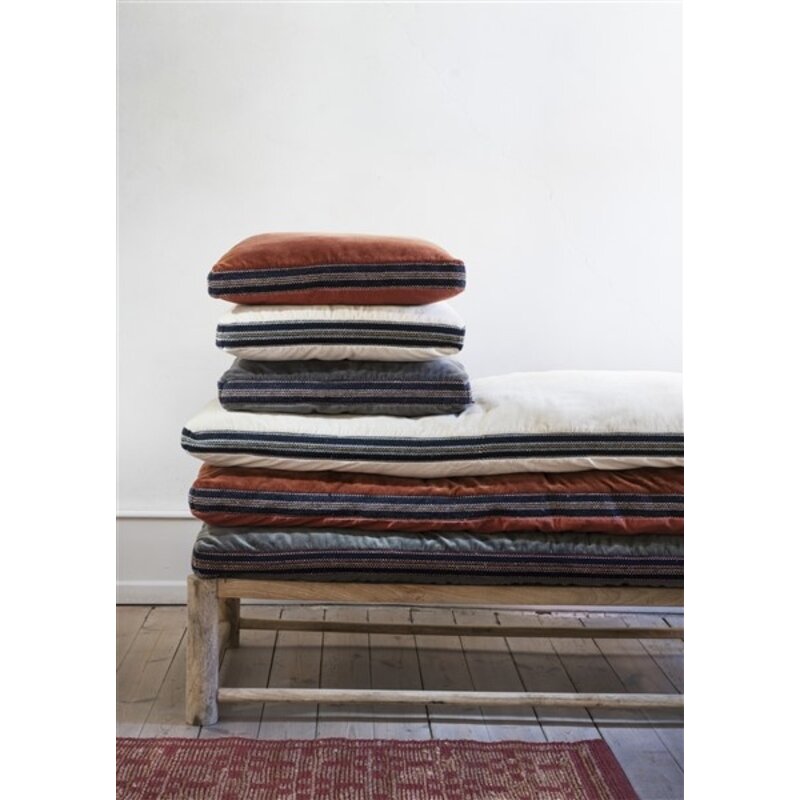 Madam Stoltz-collectie Katoenen fluwelen stoel matraskussen Burnt red, zwart