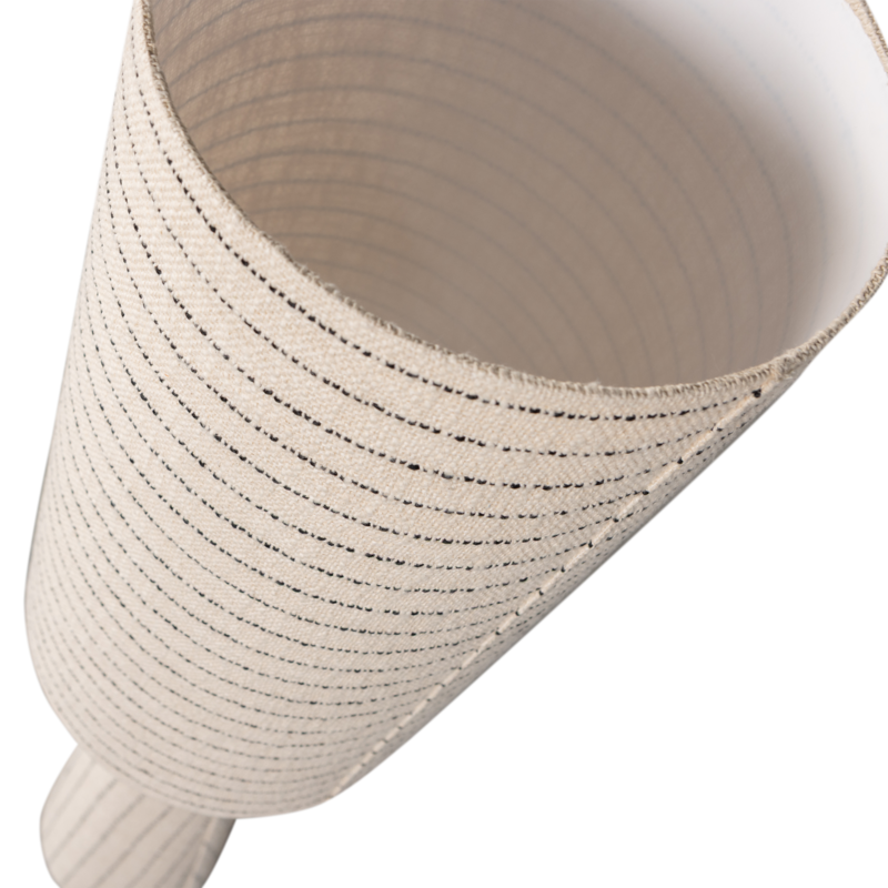 WOOOD-collectie LOFT VLOERLAMP METAAL/BOUCLE NATUREL MET STREPEN 130xO30CM