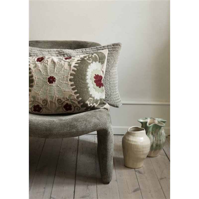 Madam Stoltz-collectie Embroidered velvet cushion cover Grey, sage, green, olive, ruby wine