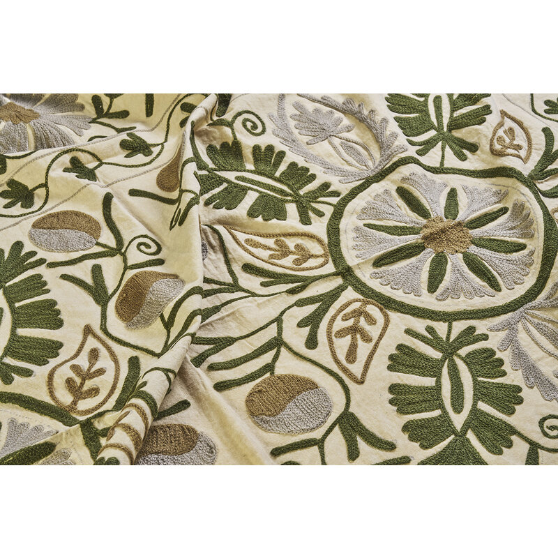 Madam Stoltz-collectie Suzani geborduurde katoenen plaid Ecru, groen, grijs, tapenade