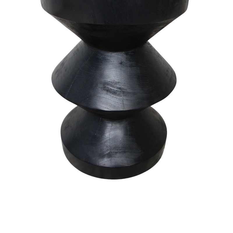 Raw Materials-collectie Forma teakhouten bijzettafel Rizo zwart