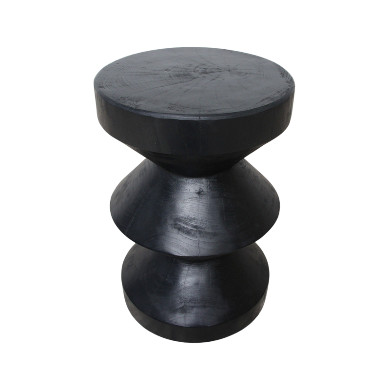 Raw Materials-collectie Forma teakhouten bijzettafel Rizo zwart