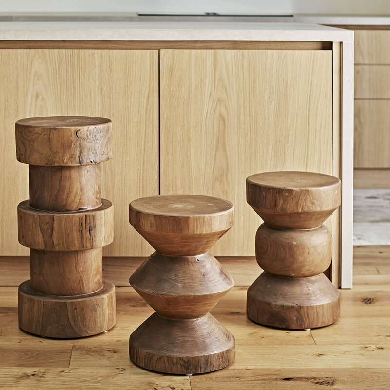 Raw Materials-collectie Forma teakhouten bijzettafel Rizo naturel