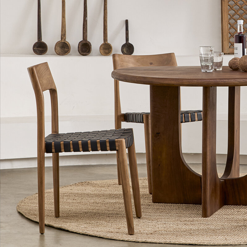 Raw Materials-collectie Freya teak eetkamerstoel met leer - Zwart (set of 2)