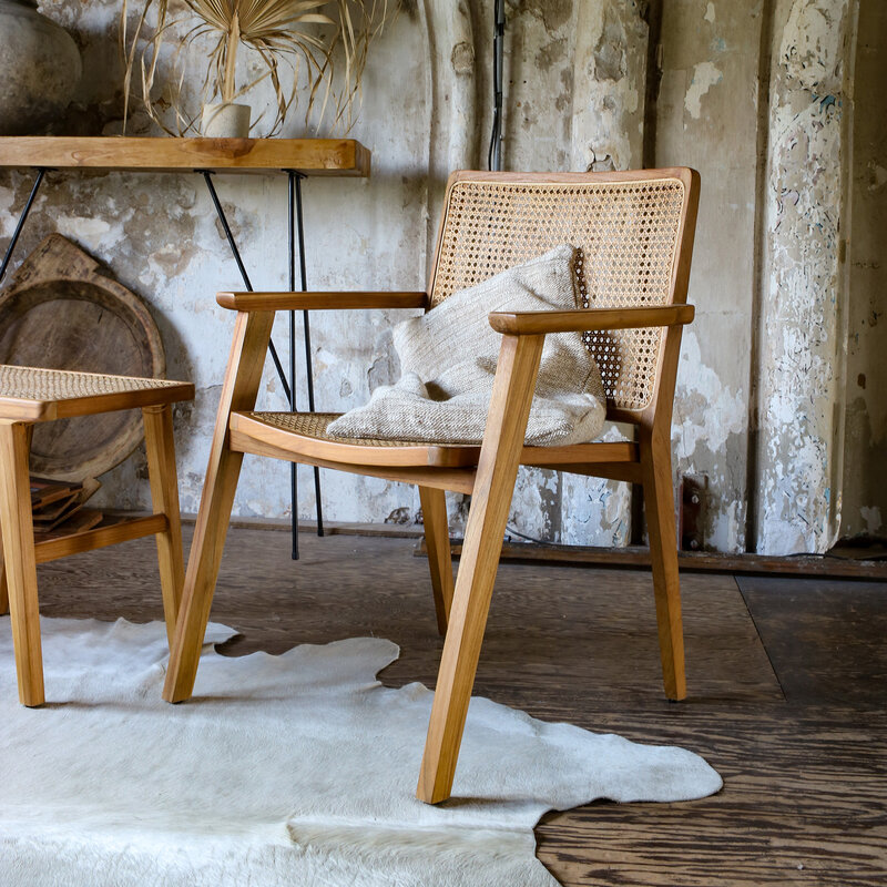 Raw Materials-collectie Nova teak eetkamerstoel met armleuning (set of 2)