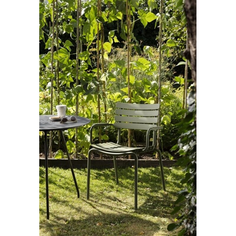 Houe-collectie ReCLIPS Dining Chair with olive green lamellas and armrests - Copy