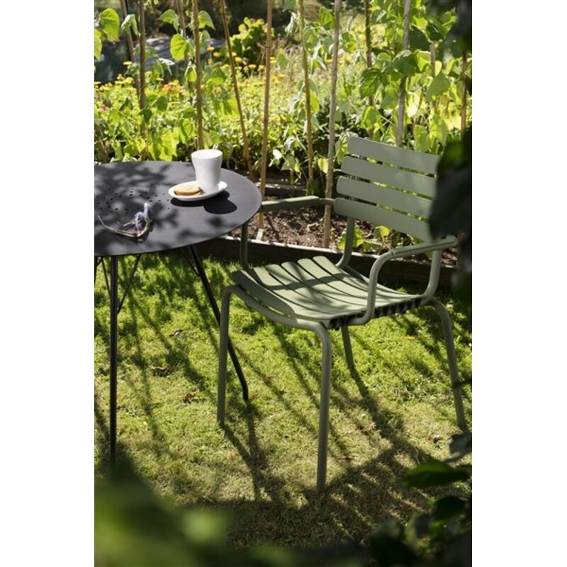 Houe-collectie ReCLIPS Dining Chair with olive green lamellas and armrests - Copy