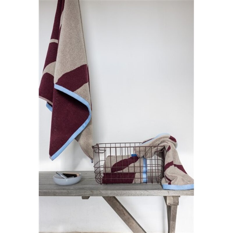 Mette Ditmer-collectie NOVA ARTE badhanddoek Wijnrood / Zand