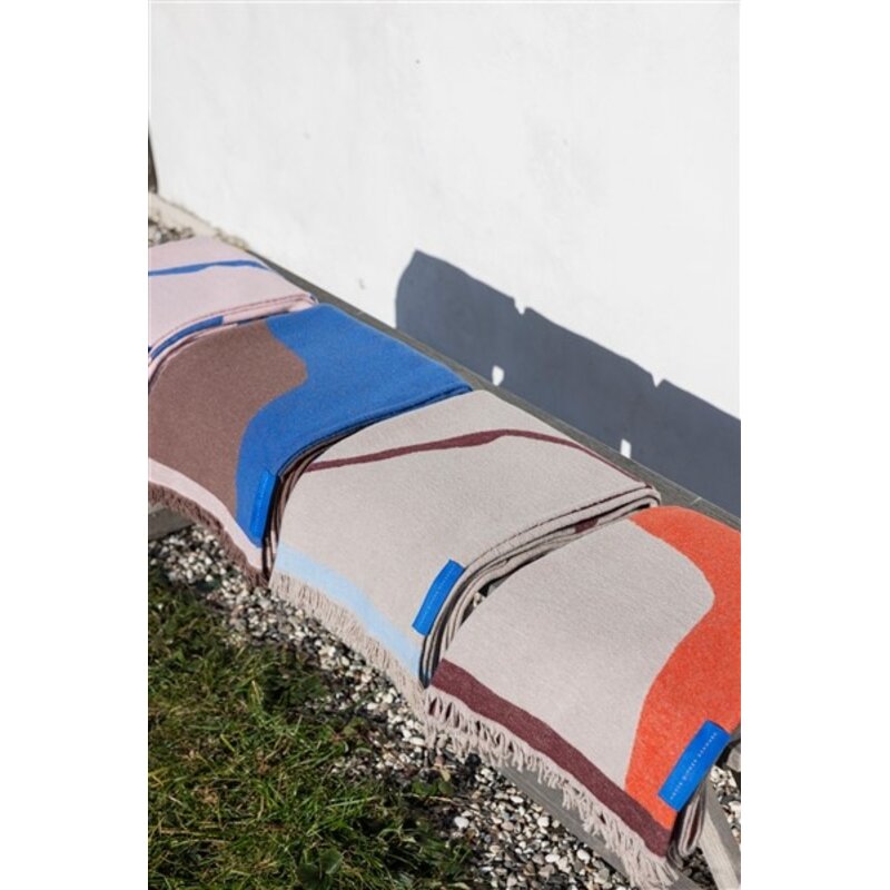 Mette Ditmer-collectie STUDIO throw Wine