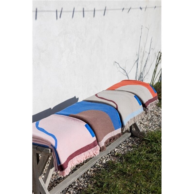 Mette Ditmer-collectie STUDIO throw Wine