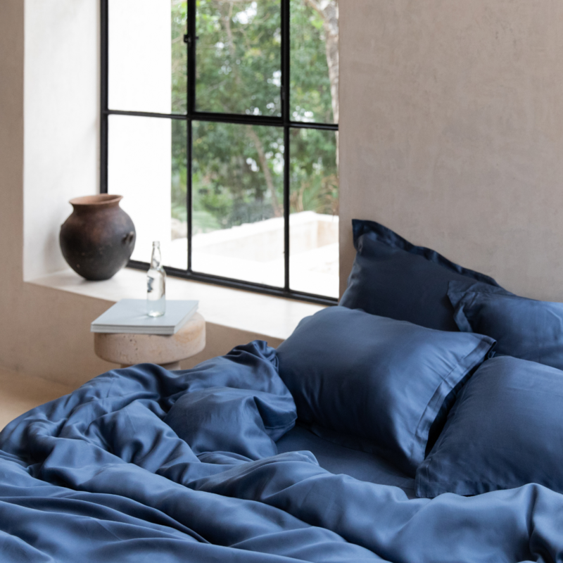 Coco & Cici  Tencel Sateen Dekbedovertrek 200 x 220 cm - 2 Persoons Beddengoed - Donker Blauw - Lyocell - Hypoallergeen & Extra Zacht - 2 Kussenslopen (60x70)