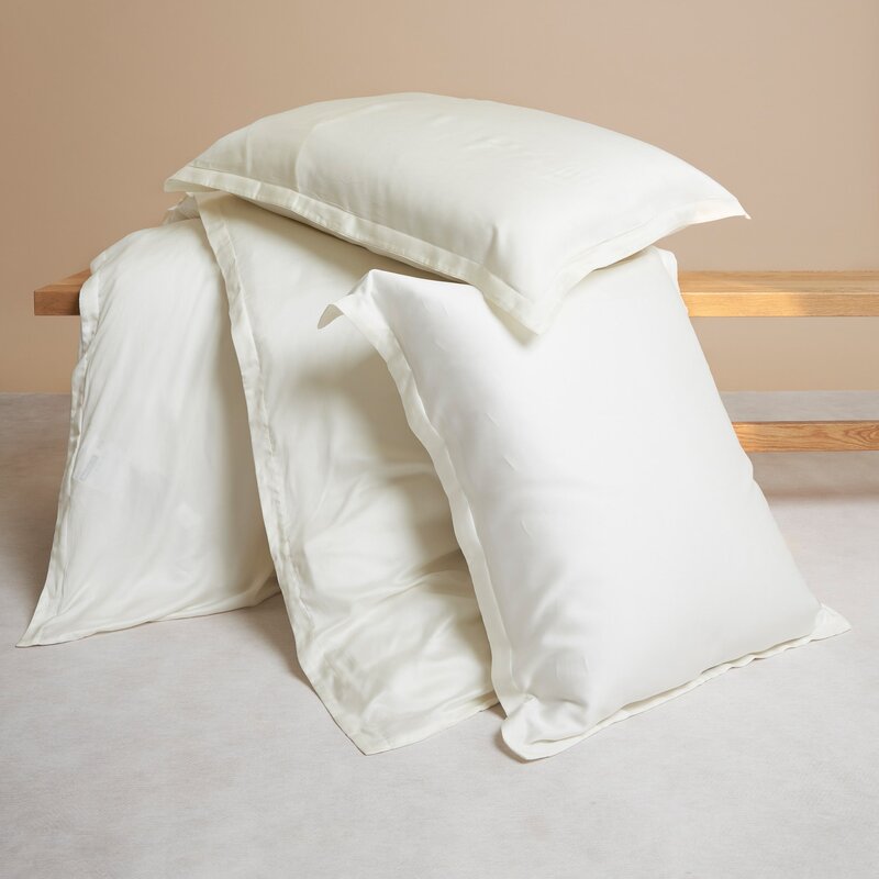 Coco & Cici Sateen Dekbedovertrek Off White | + 2 kussenslopen 60x70