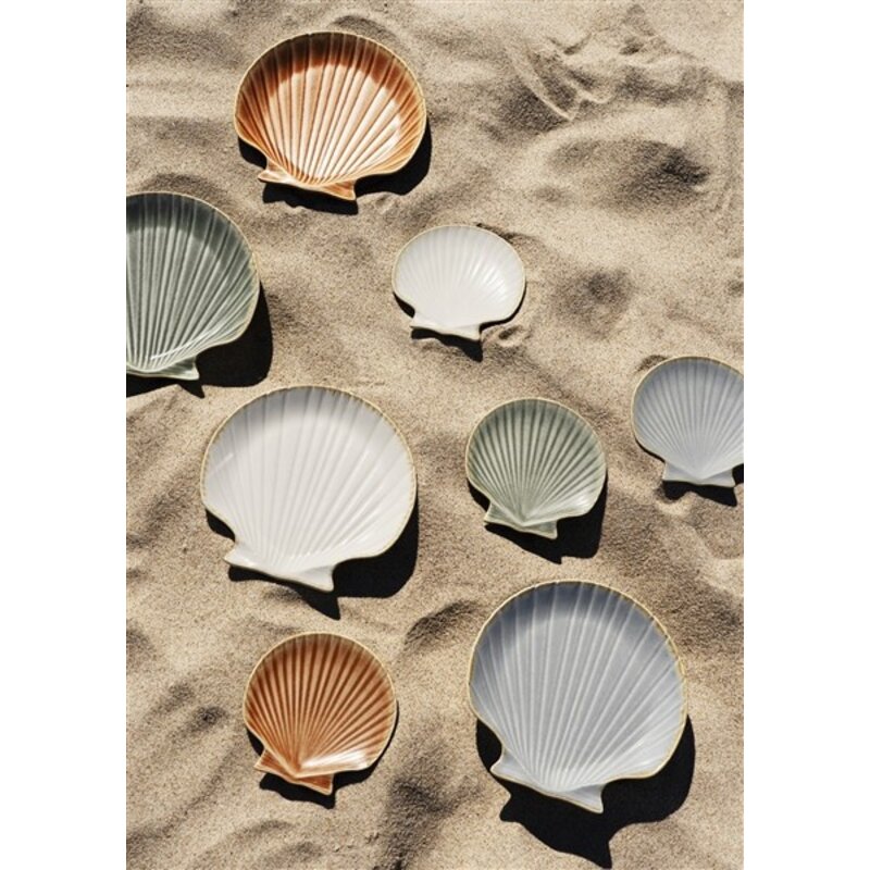 Madam Stoltz-collectie Schaal van aardewerk met zeeschelpen gebroken wit