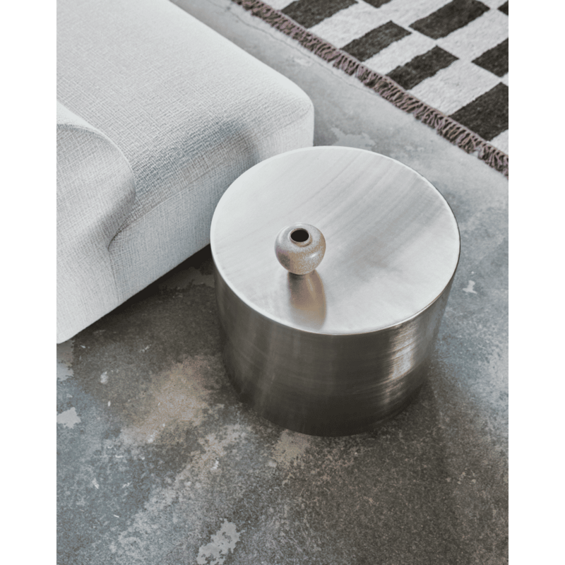 House Doctor-collectie Bijzettafel Step Geborstelde zilveren afwerking