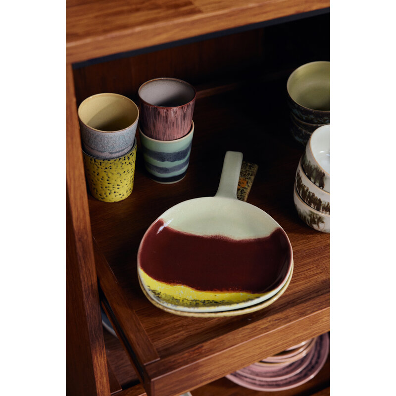 HKLIVING-collectie 70s ceramics: serveerschaal organisch met handvat cherry