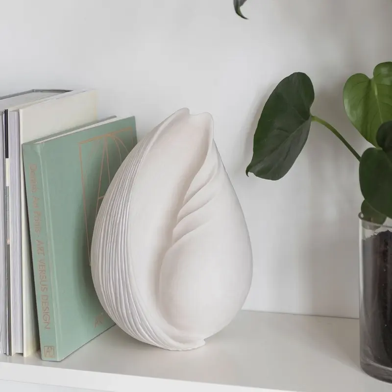 Mette Ditmer-collectie Conch Schelp, Groot Gebroken Wit