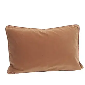 Madam Stoltz Velvet kussenhoes Stofvijg perzik