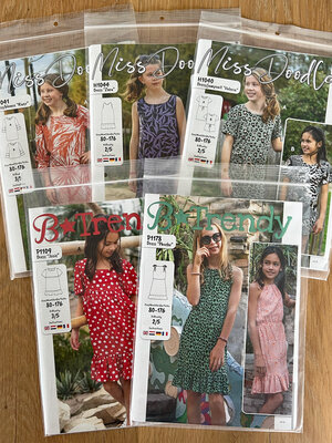 Paper pattern Top 5 Kinderjurken korte mouw