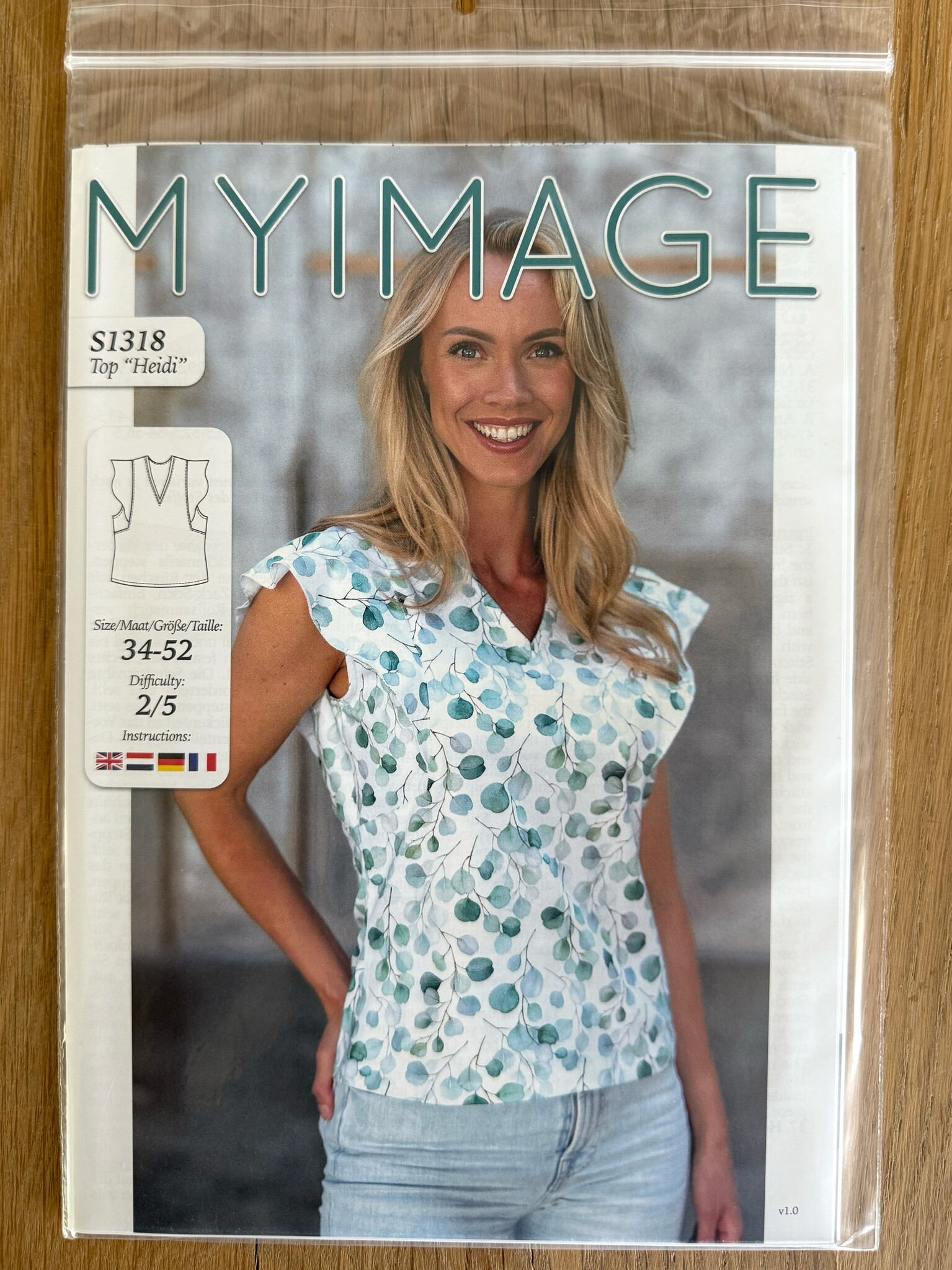 S1318 Blouse Heidi paper pattern - Made by Oranges