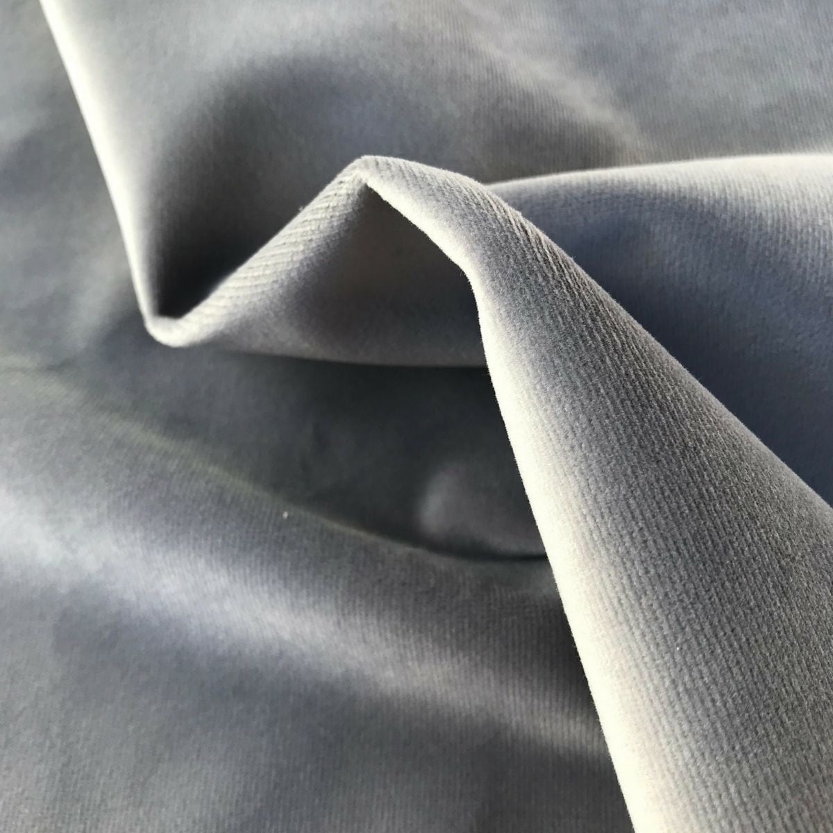 Velvet 145 - Light Grey | volle rol