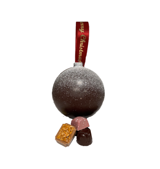 Feestelijke chocolade kerstbal met drie bonbons - Kerst chocolade