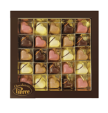 Luxe cadeaubox met 25 hartjesbonbons