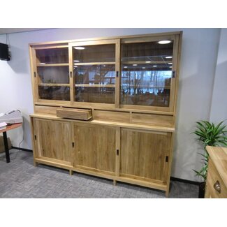 Display cabinet with handleless drawers