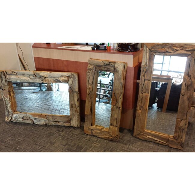 Eastfurn Mirror with an edge consisting of chunks of root wood.