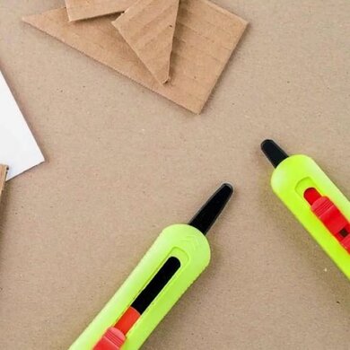 Thuisrecycling Kindvriendelijke Kartonzaag