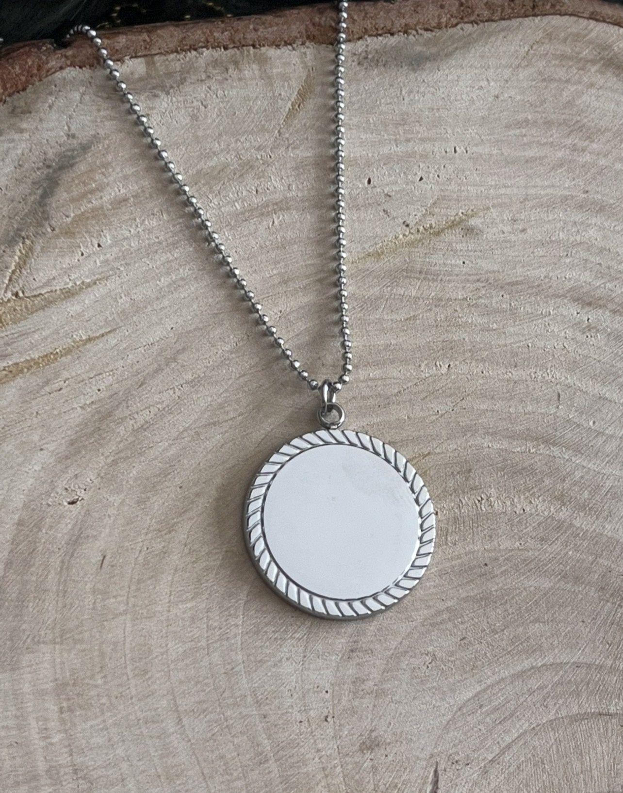 Kette mit Geburtsblume