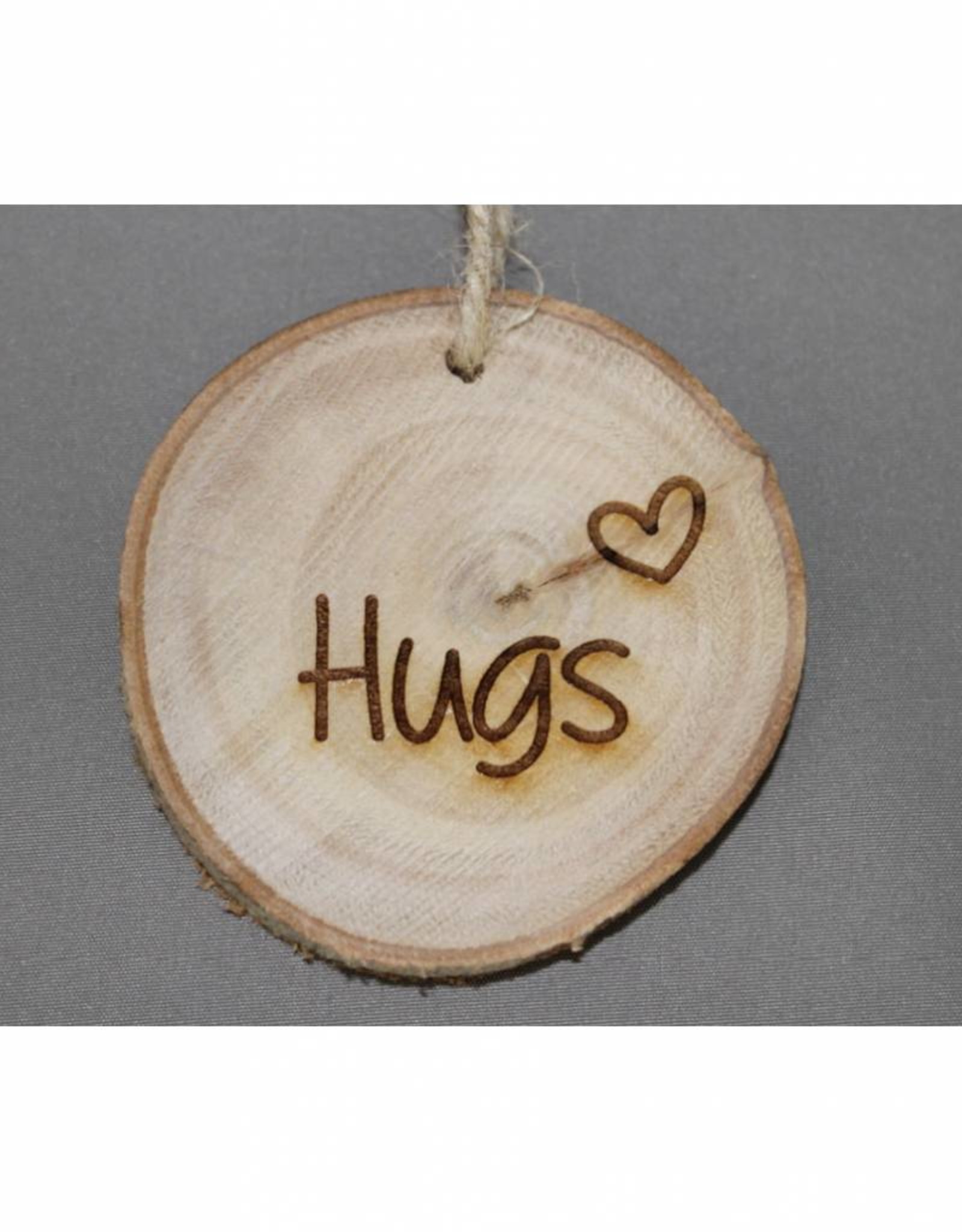 Houten cadeau-label - "Hugs"