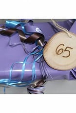 Houten cadeau-label - "65"